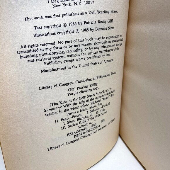 Vintage Weekly Reader "The Beast Who Was Afraid" by Patricia Reilly Giff - Picture 4 of 11